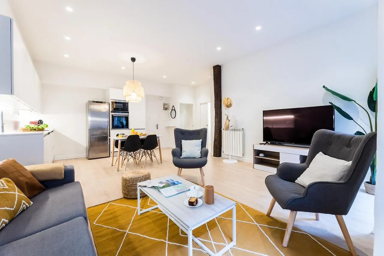 Arrasate Suite By Sweet Home Ss Rentals سان سيباستيان 0*,  إسبانيا